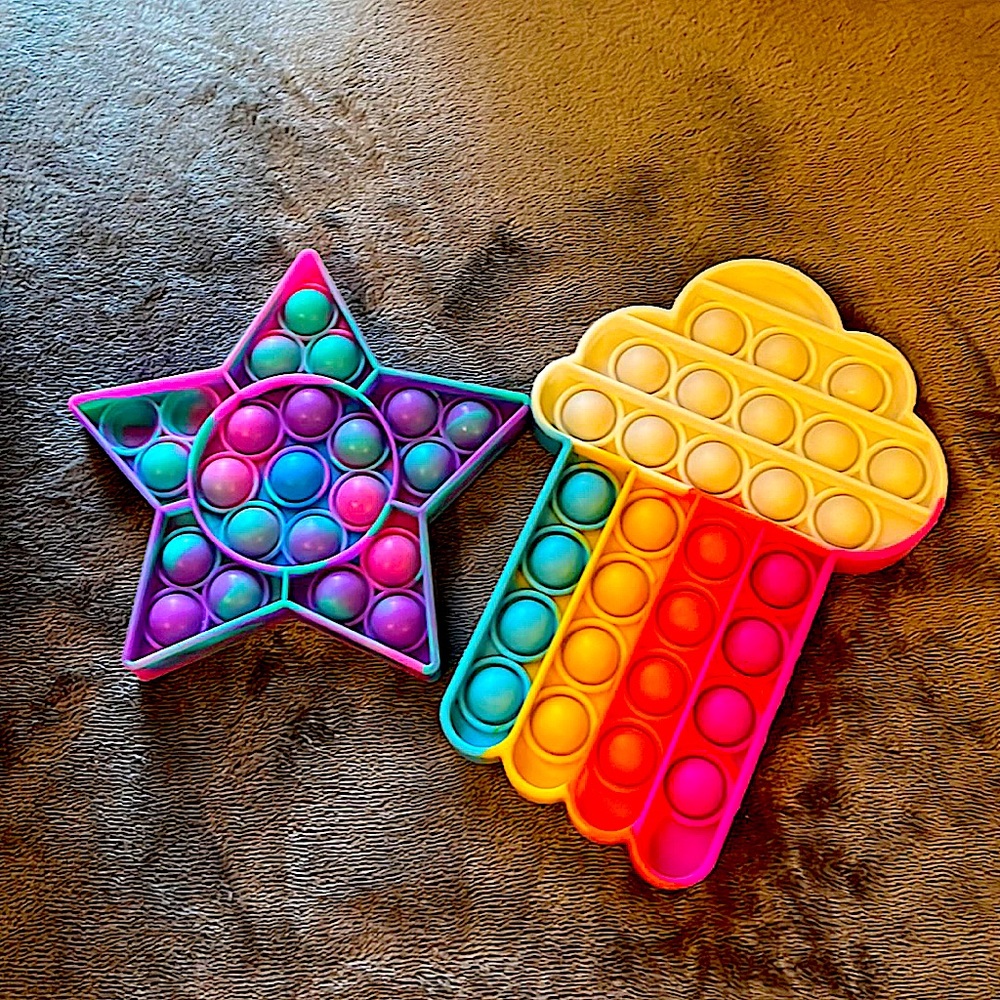 rainbow and star pop it 2pc pack